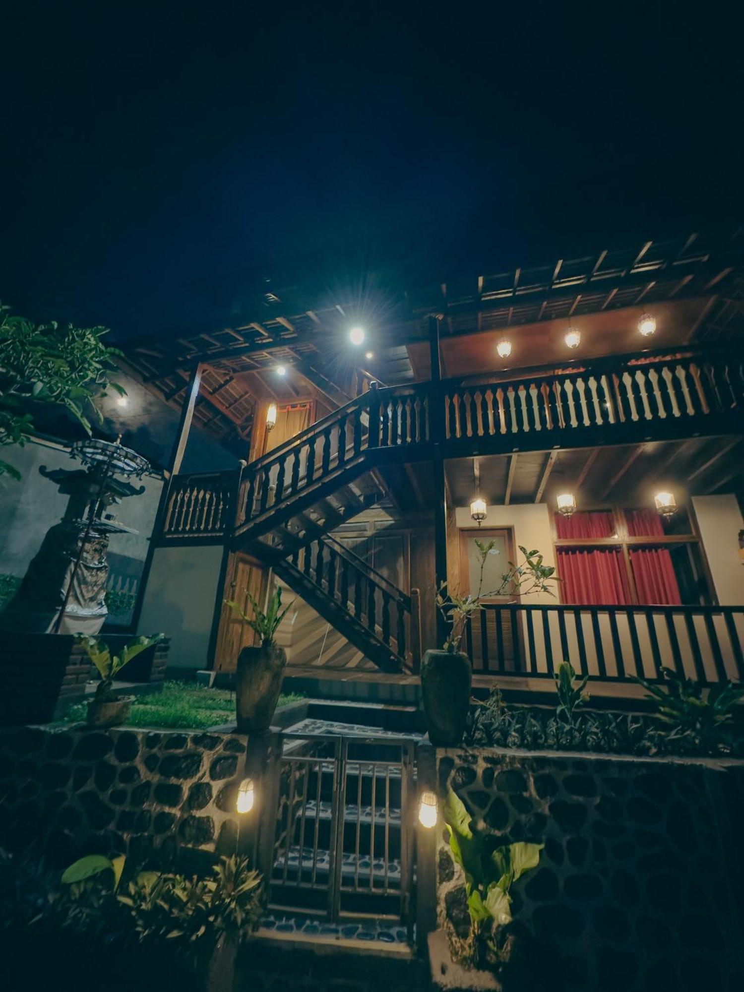Gasthaus Munduk Tjeraki House Exterior foto
