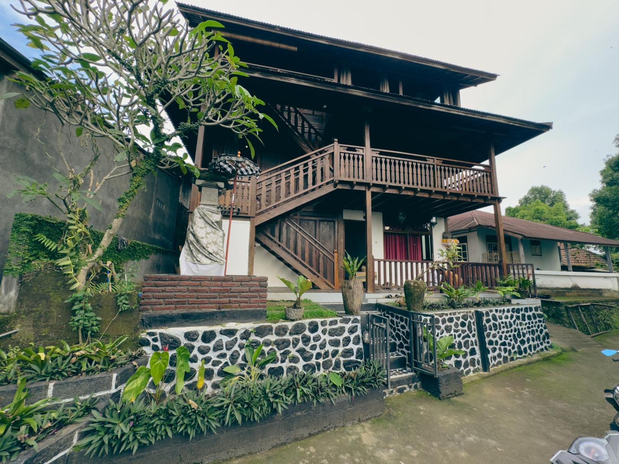 Gasthaus Munduk Tjeraki House Exterior foto